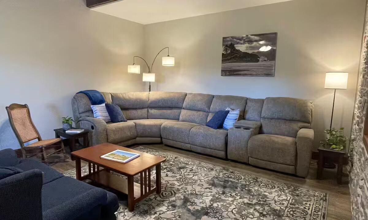 Photo of Livingroom in Leola
