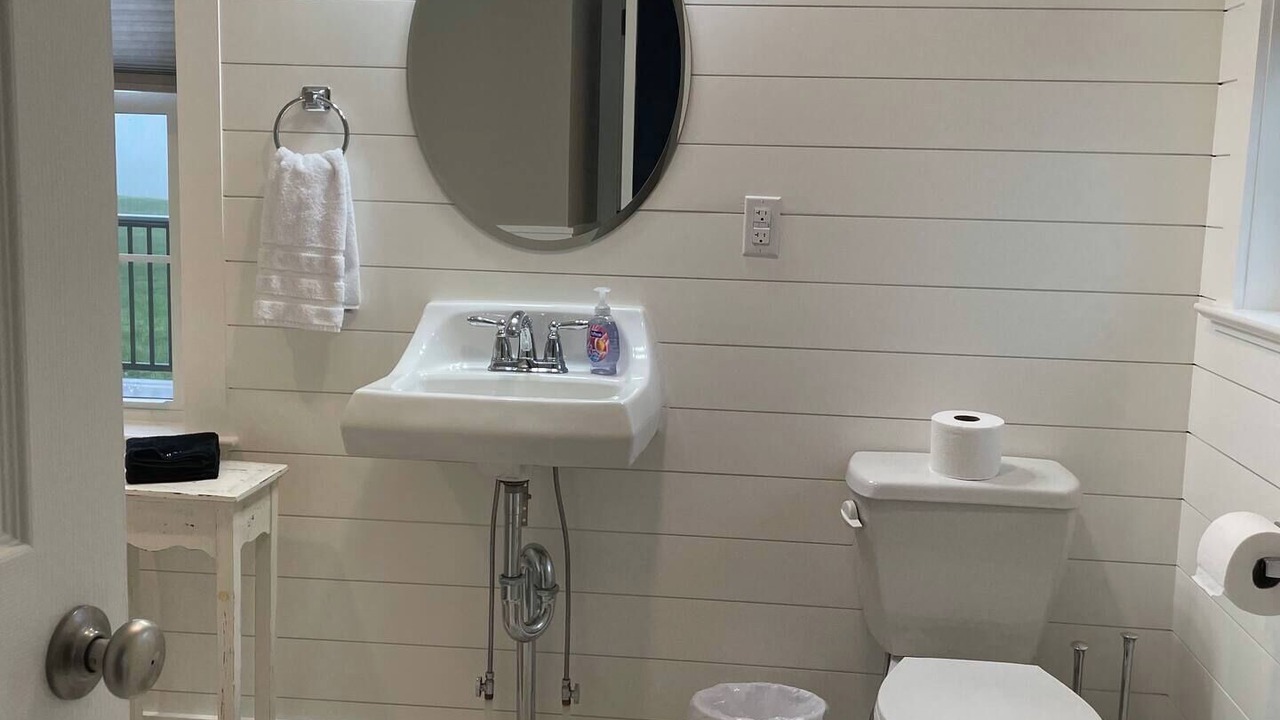 Photo of Bathroom in Leola