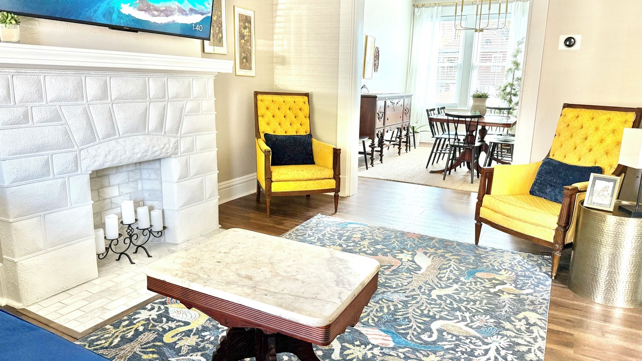 Photo of Livingroom in Forest Hills