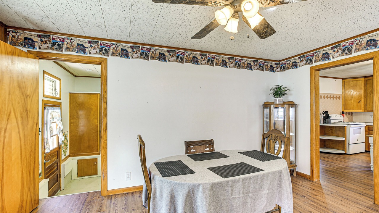 Photo of Livingroom in Davisville
