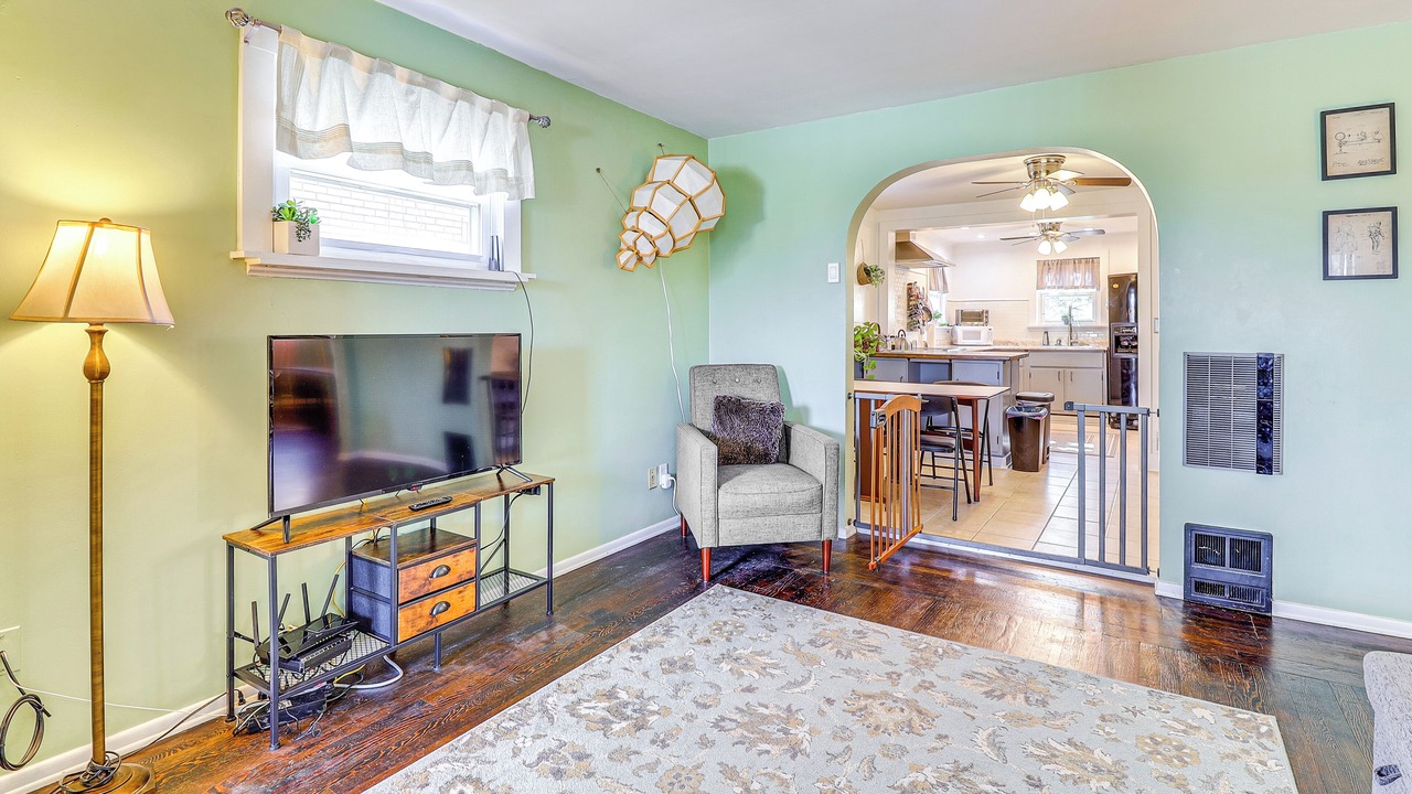 Photo of Livingroom in West Mifflin