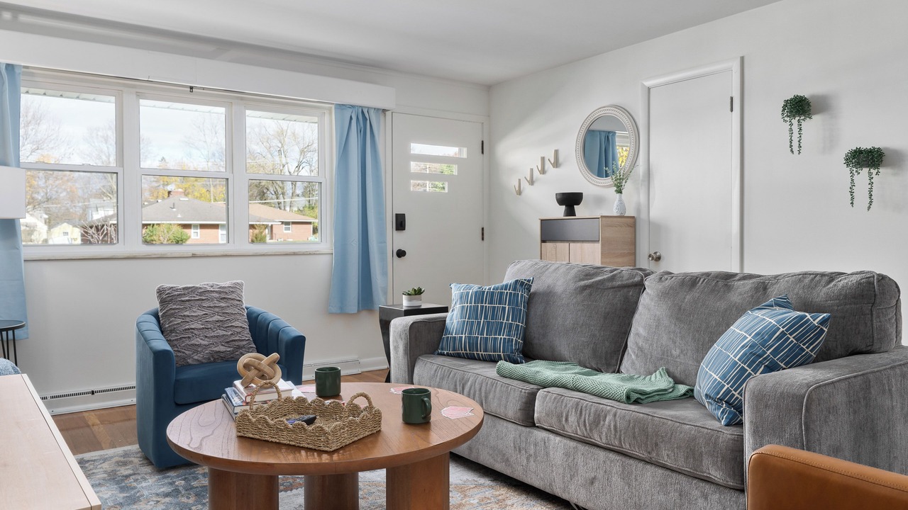 Photo of Livingroom in Sharon Heights
