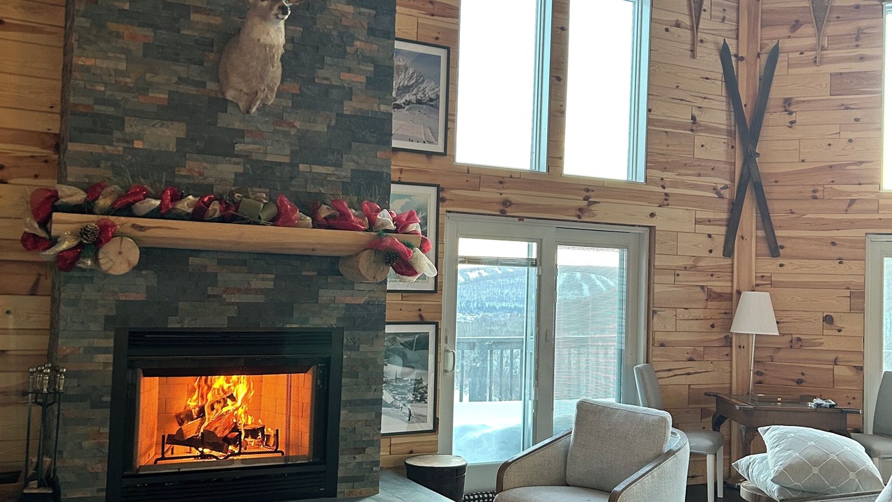 Photo of Livingroom in Ellicottville