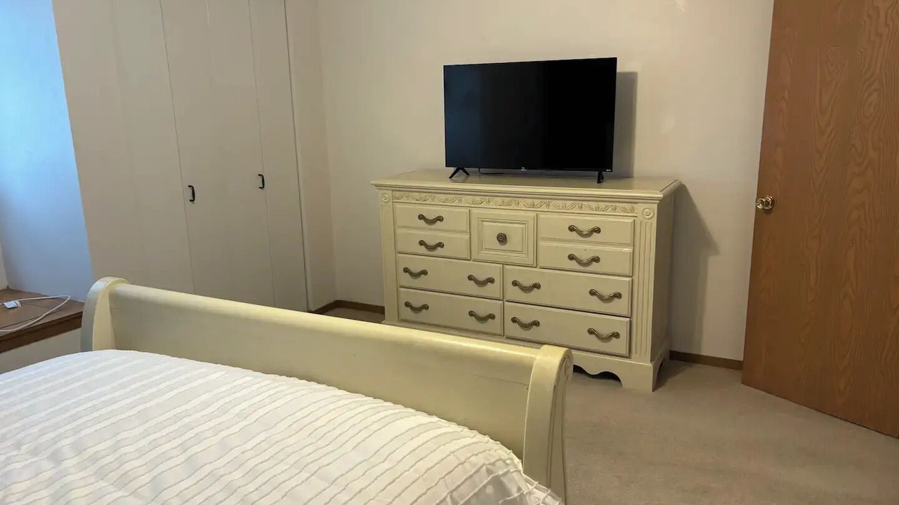 Photo of Bedroom in State College
