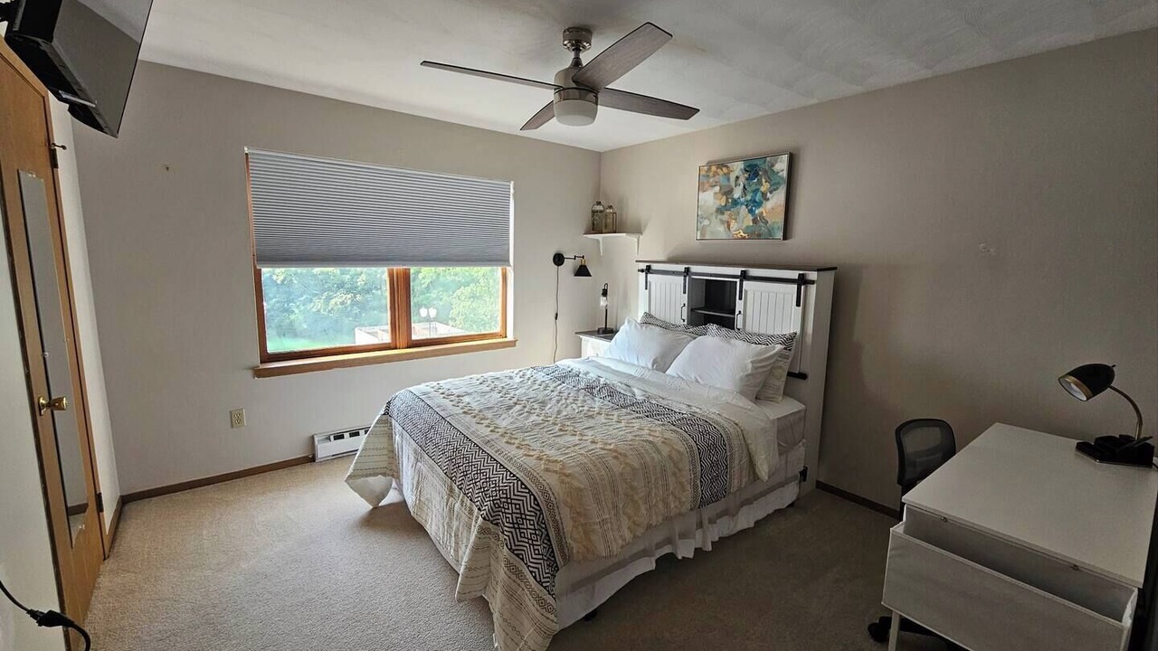 Photo of Bedroom in State College