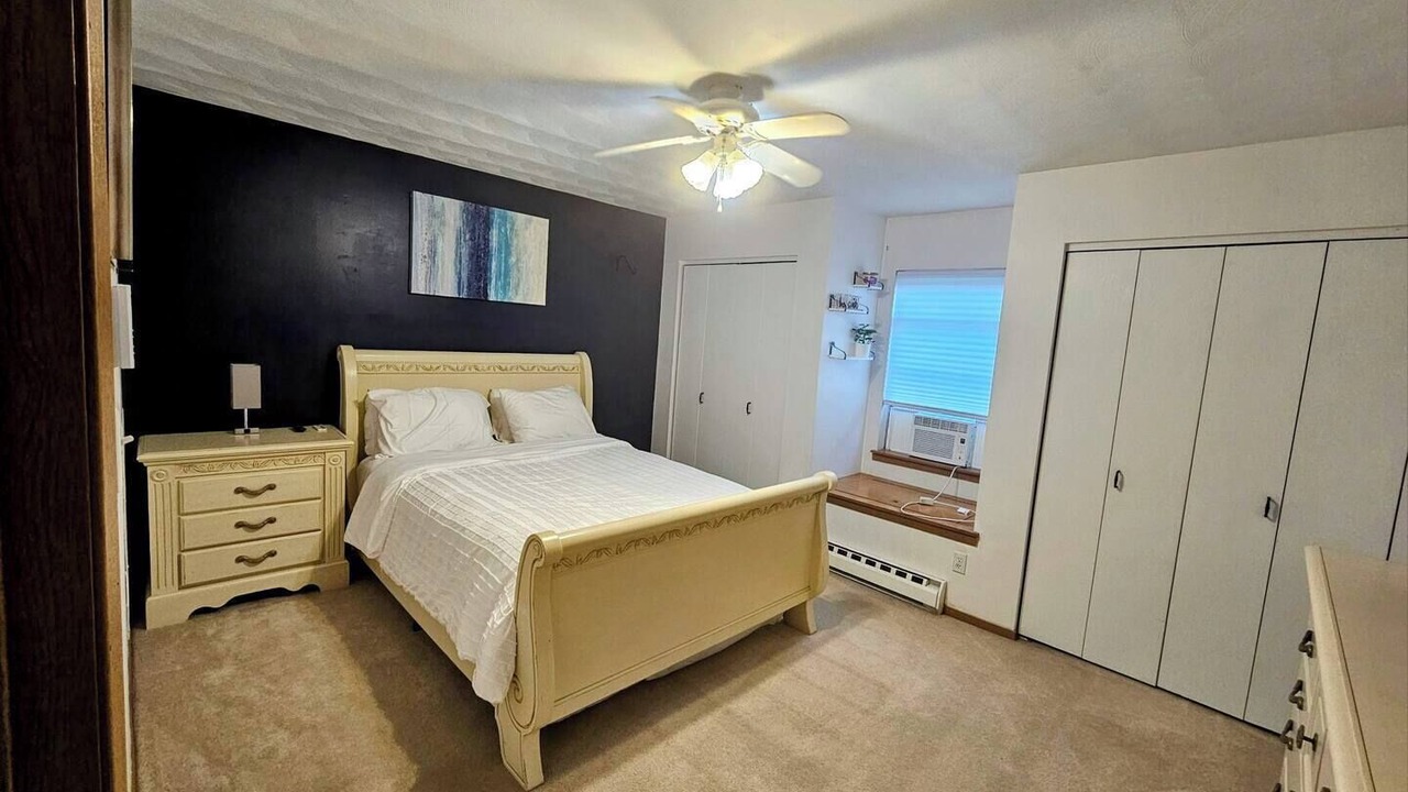 Photo of Bedroom in State College