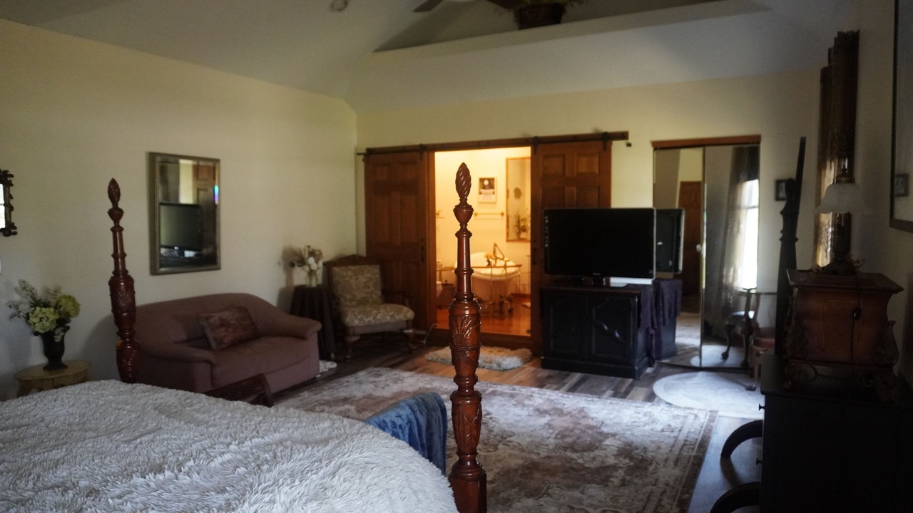 Photo of Bedroom in Maxwell