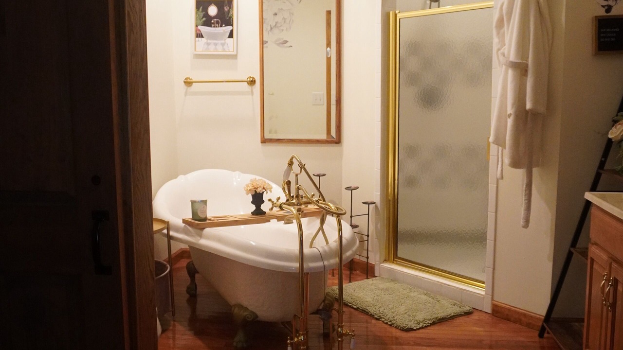 Photo of Bathroom in Maxwell