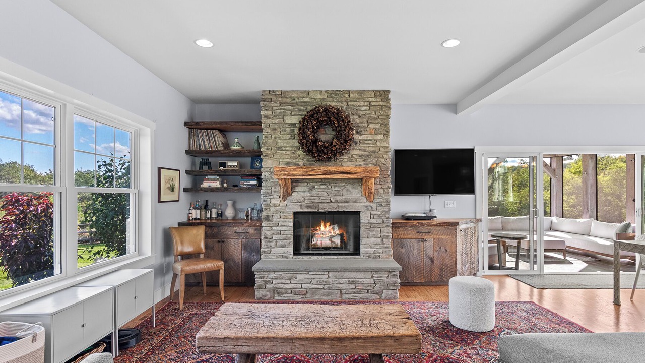 Photo of Livingroom in Parksville
