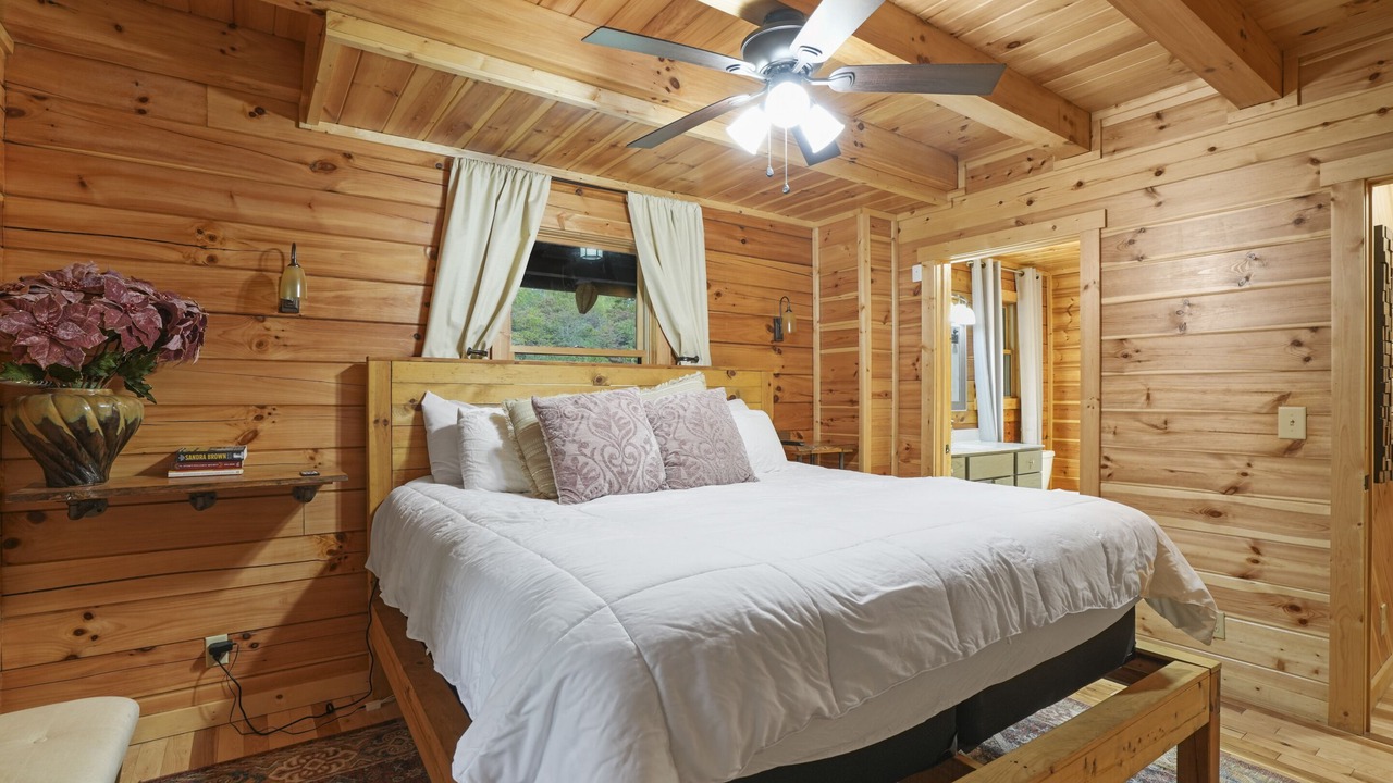 Photo of Bedroom in Carbon Hill