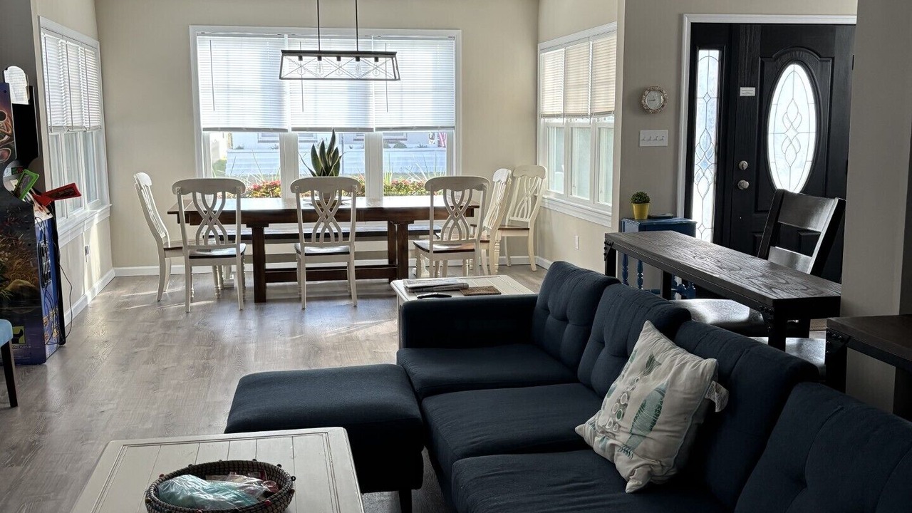 Photo of Livingroom in Leeds Point