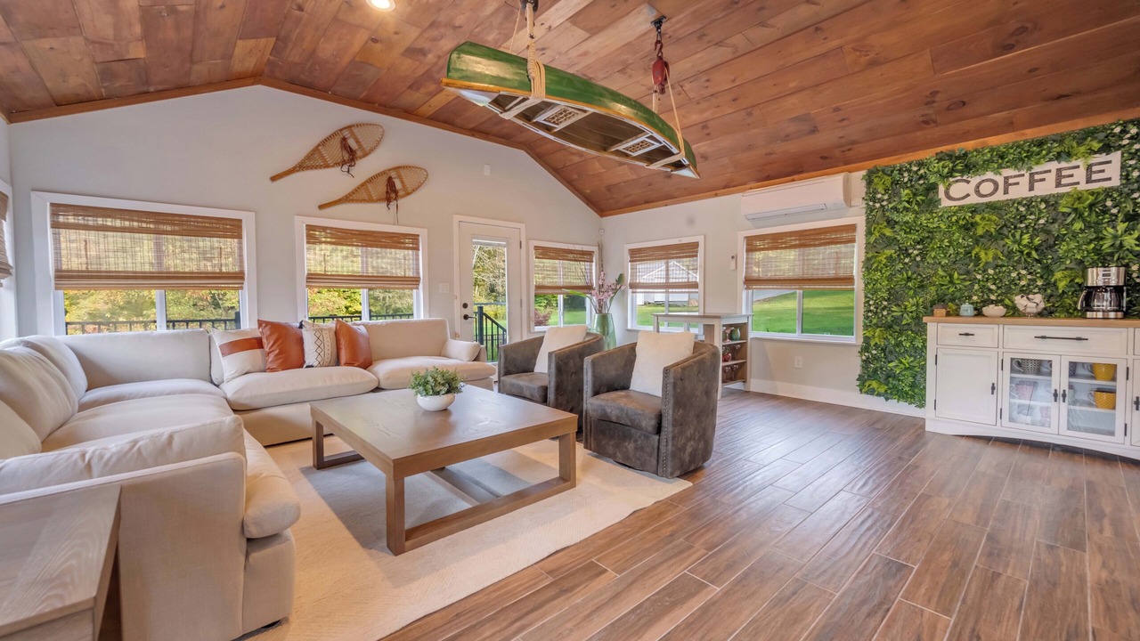 Photo of Livingroom in Aldenville