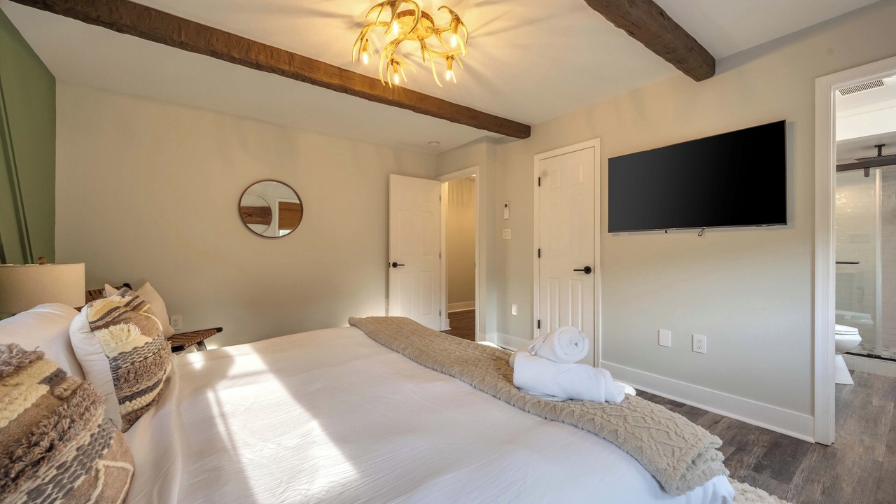 Photo of Bedroom in Aldenville