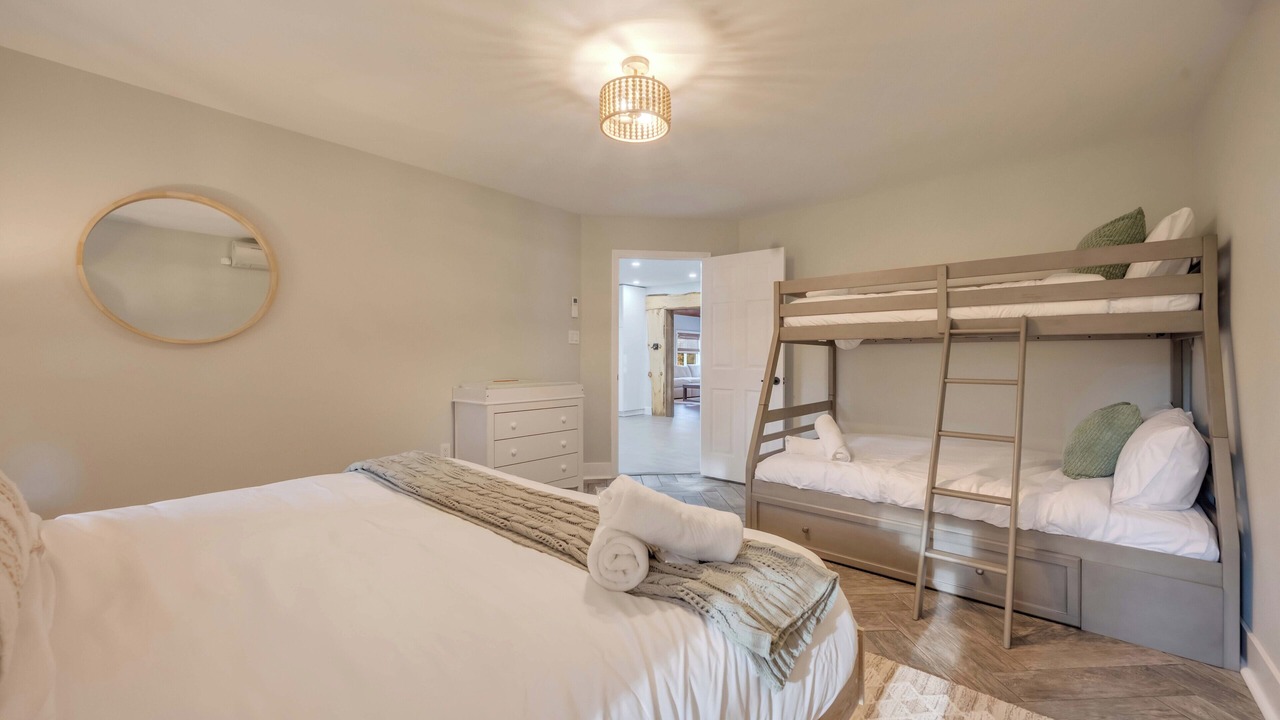 Photo of Bedroom in Aldenville