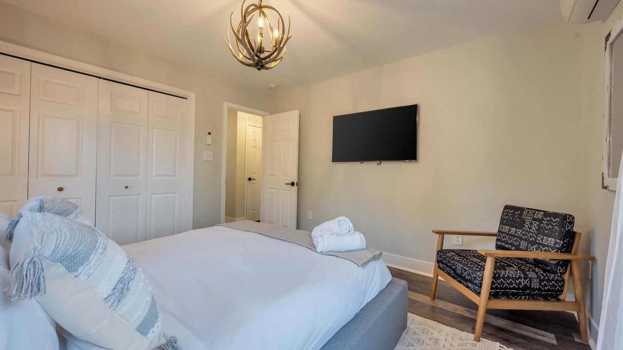 Photo of Bedroom in Aldenville