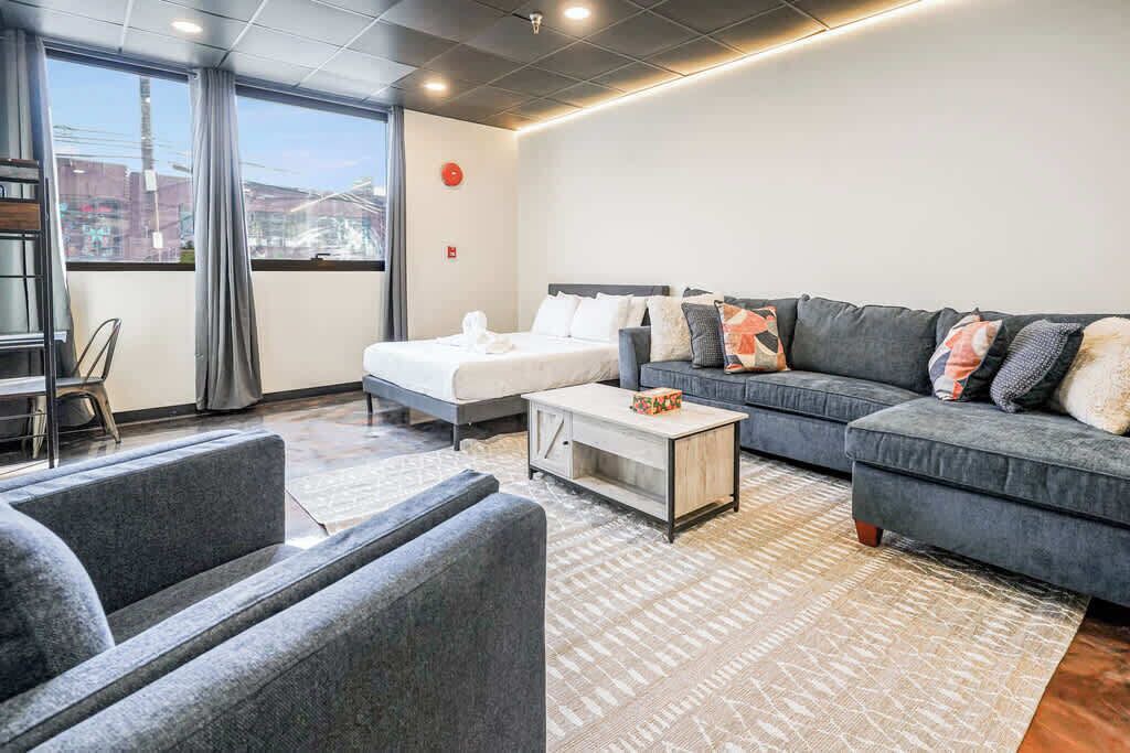 Photo of Livingroom in North Oakland
