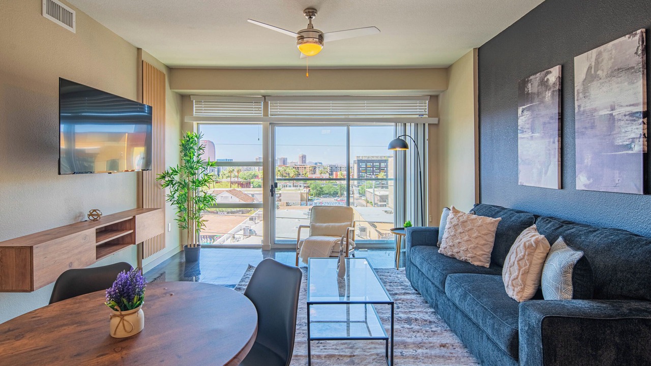 Photo of Livingroom in Evans Churchill