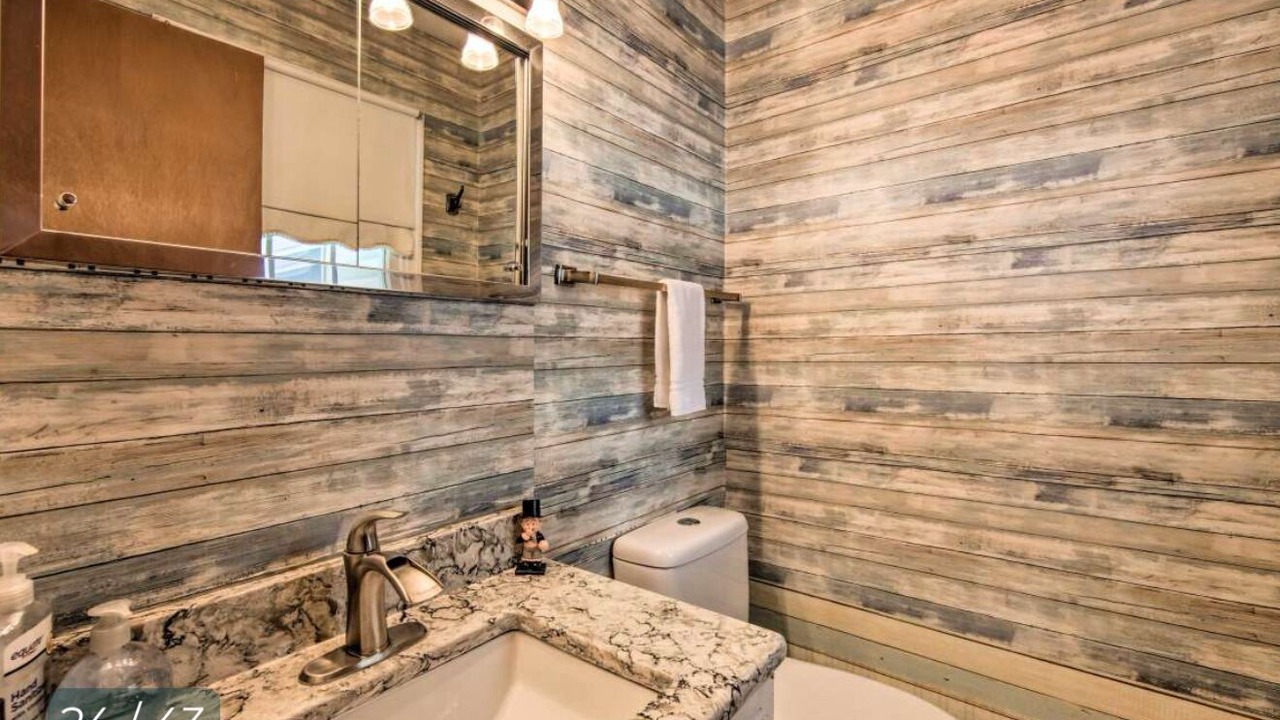Photo of Bathroom in Palmyra