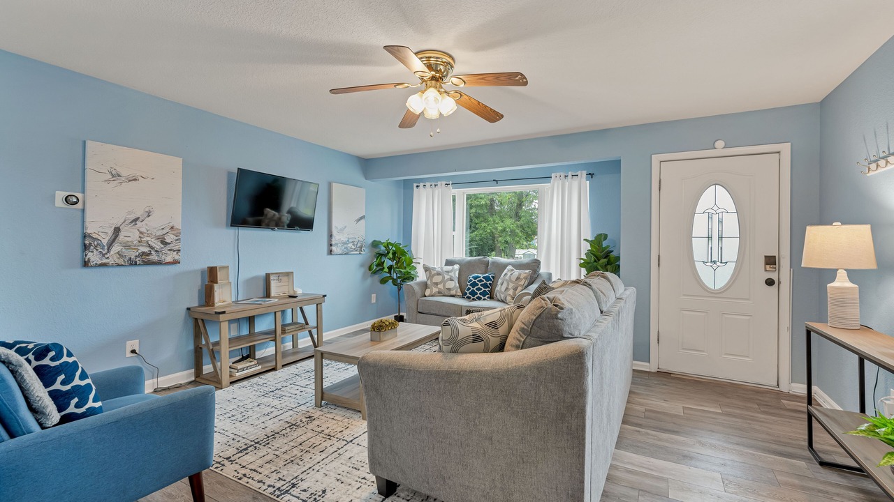 Photo of Livingroom in Buckroe Beach
