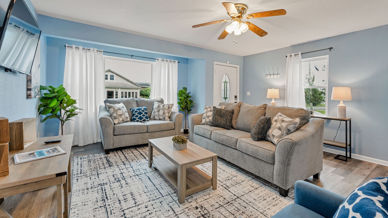 Photo of Livingroom in Buckroe Beach