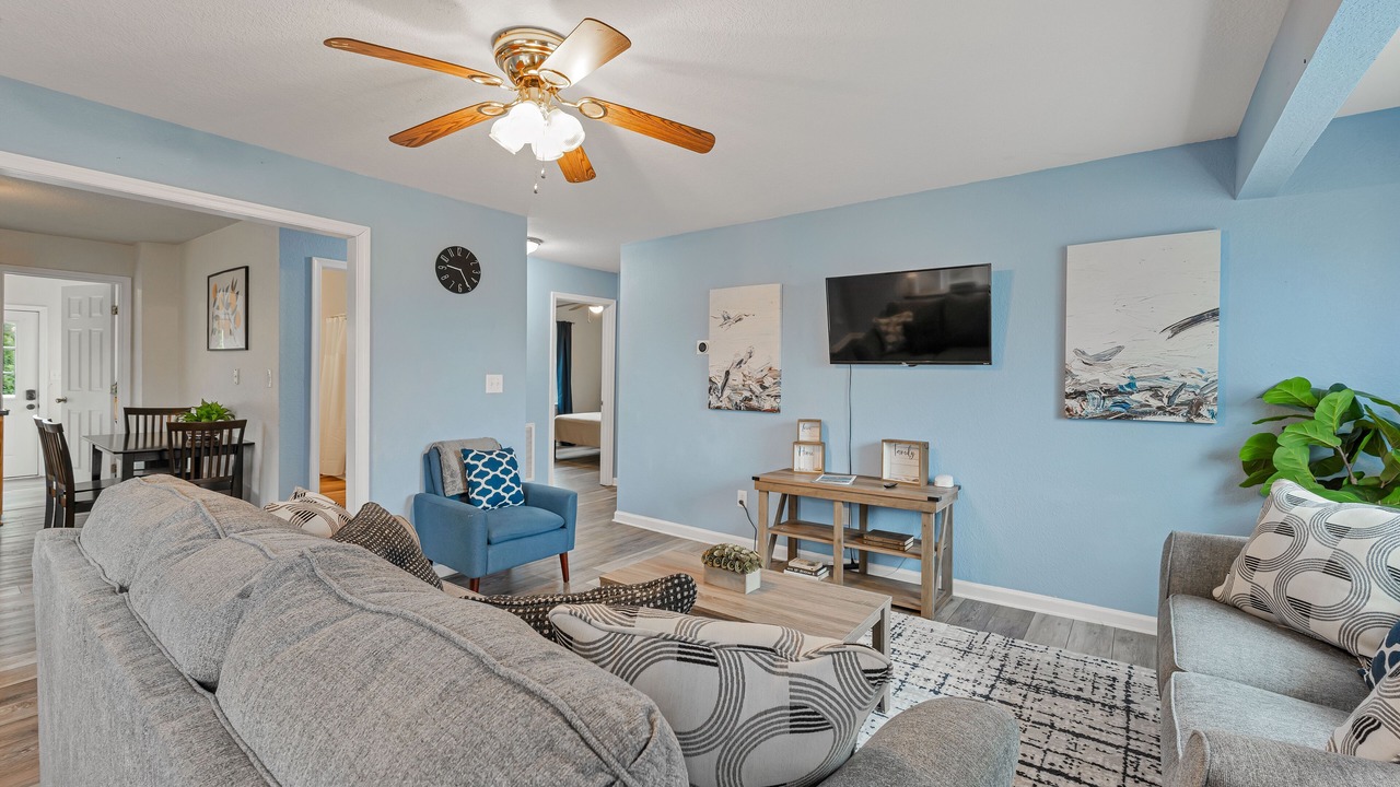 Photo of Livingroom in Buckroe Beach