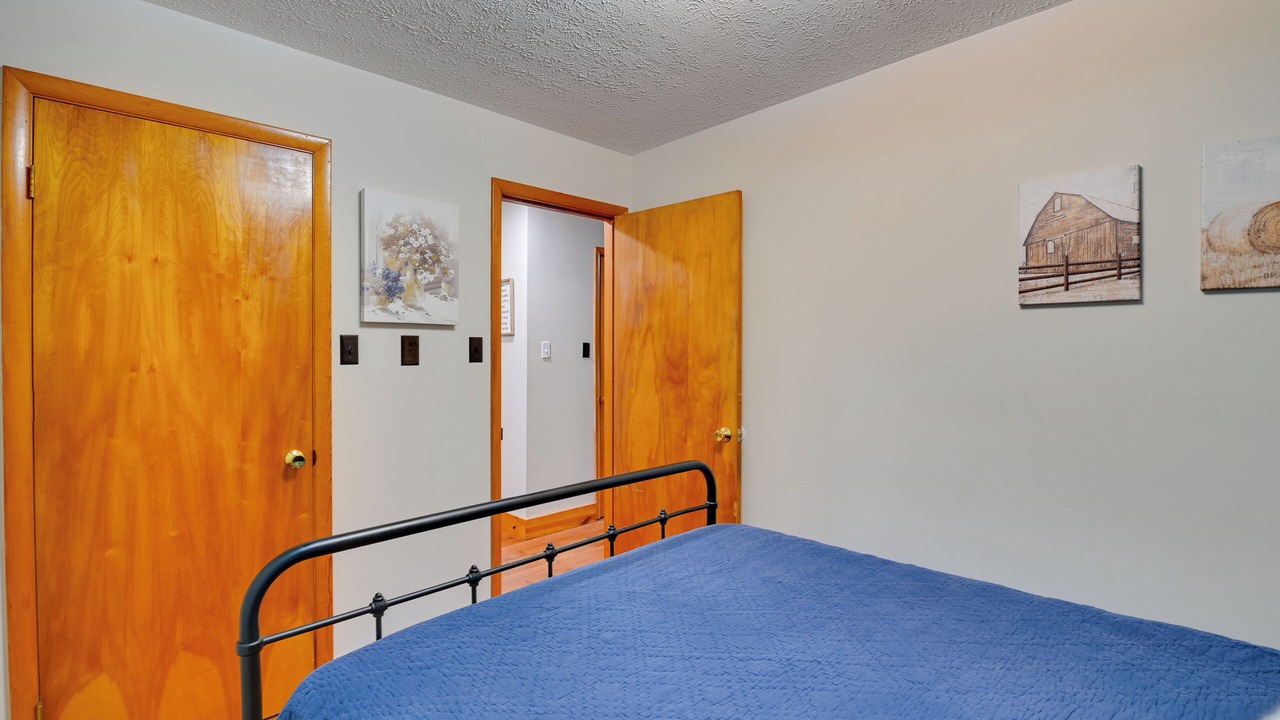 Photo of Bedroom in Rogers