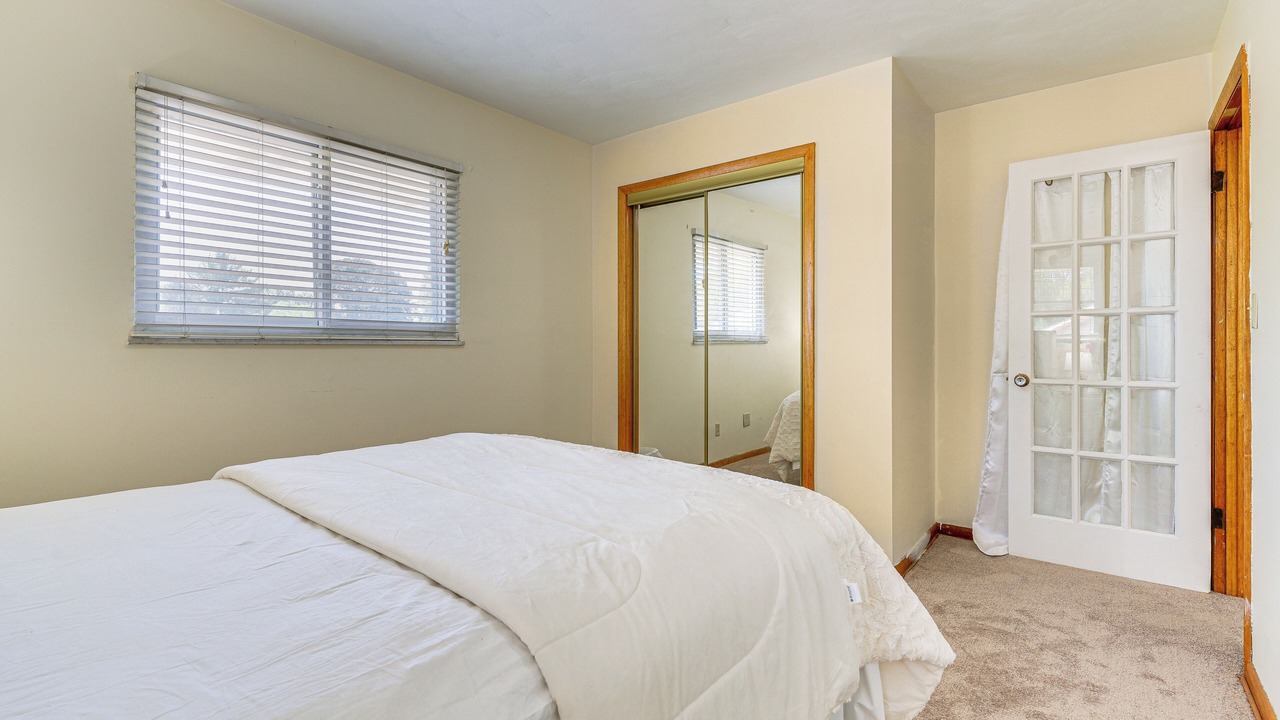 Photo of Bedroom in Summit Station