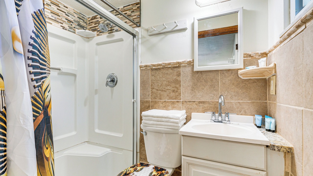 Photo of Bathroom in Summit Station