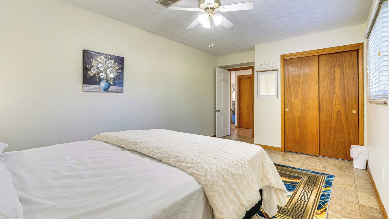 Photo of Bedroom in Summit Station