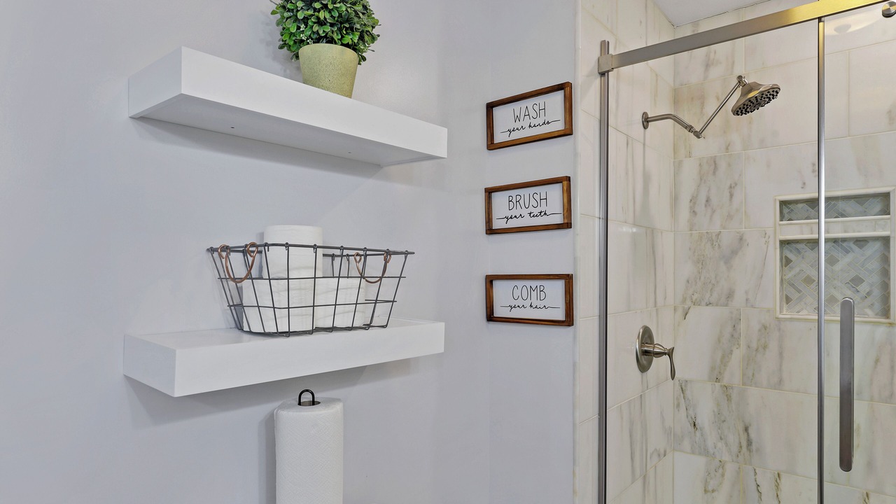 Photo of Bathroom in Sugar Grove
