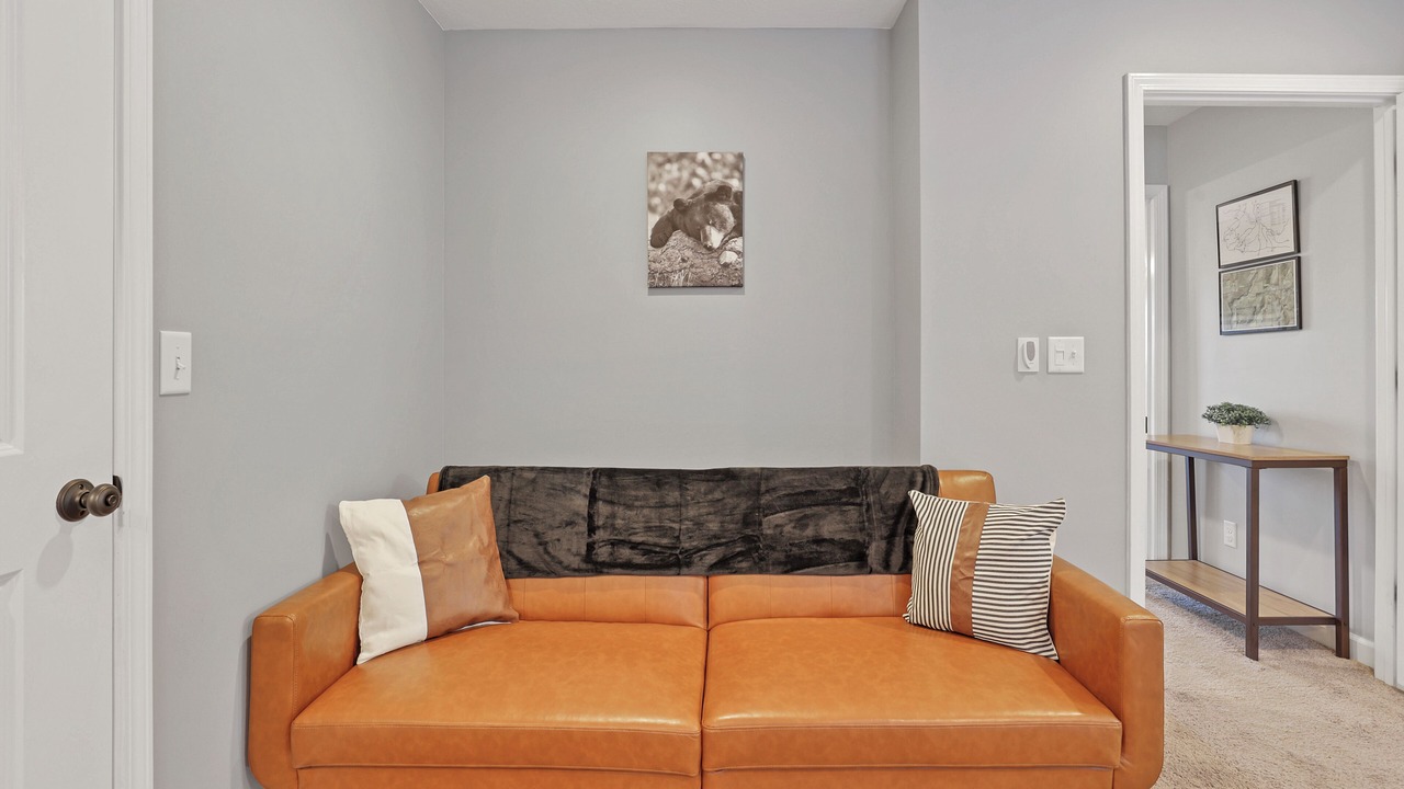 Photo of Livingroom in Sugar Grove