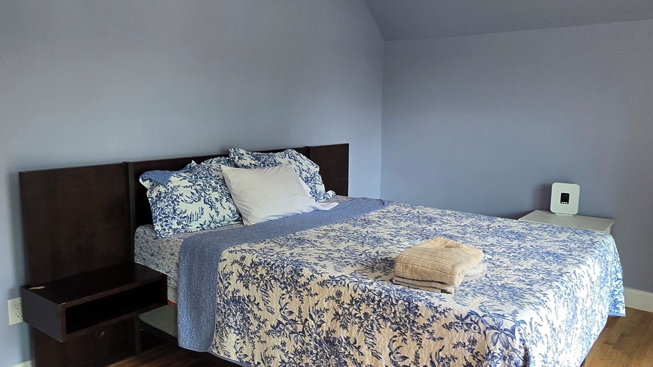 Photo of Bedroom in Lake Mohawk