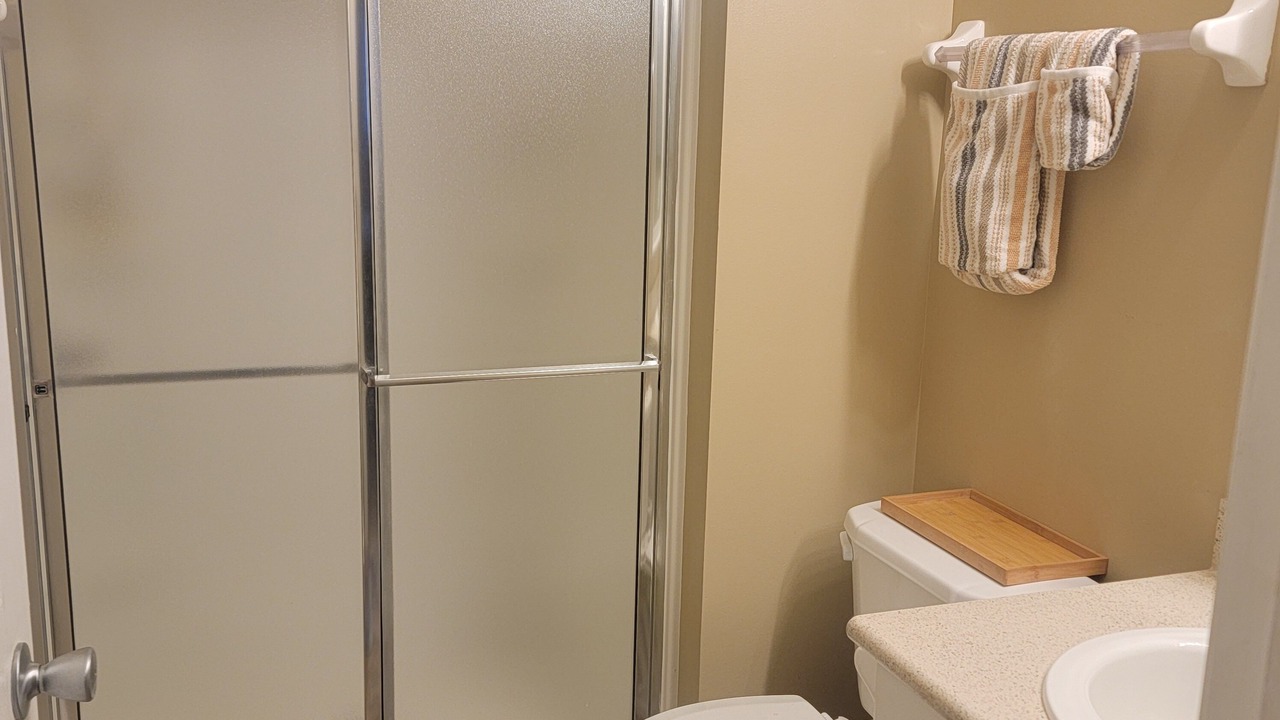 Photo of Bathroom in Summit Station
