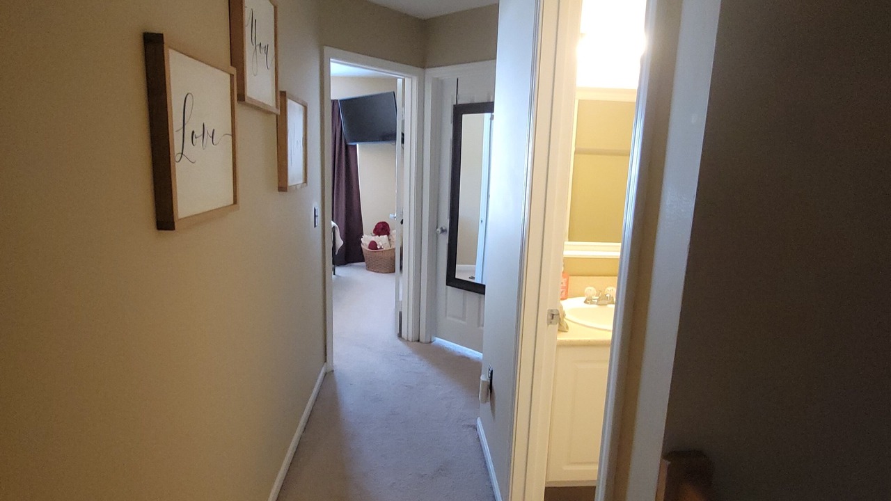 Photo of Bedroom in Summit Station