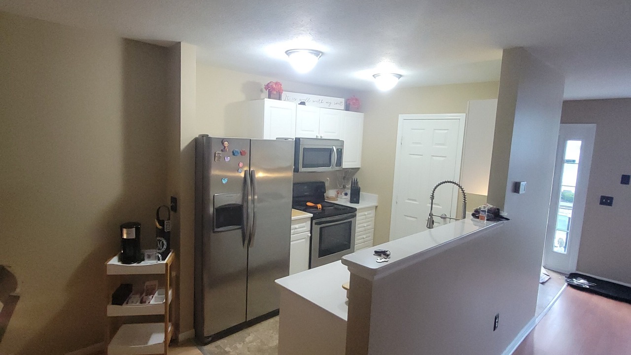 Photo of Kitchen in Summit Station