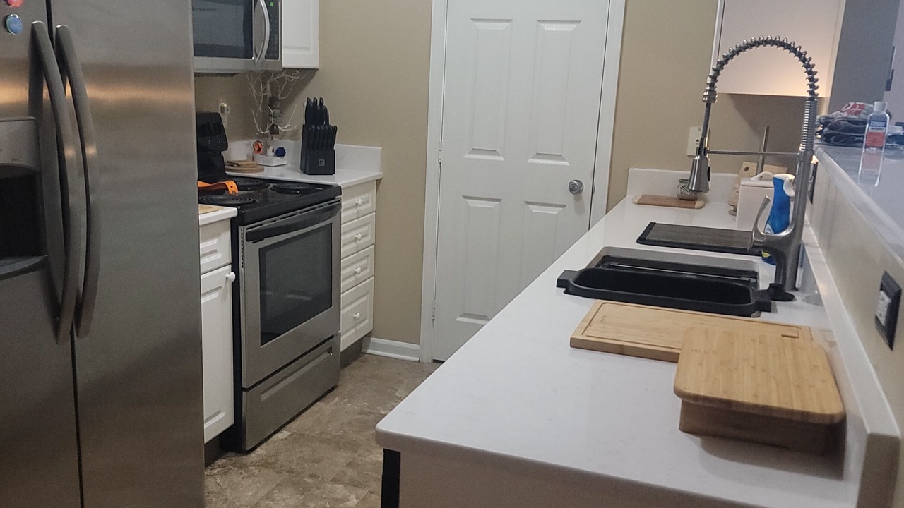Photo of Kitchen in Summit Station