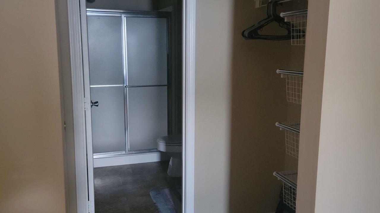 Photo of Bathroom in Summit Station