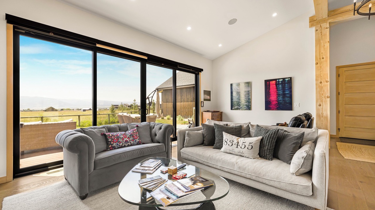Photo of Livingroom in Victor
