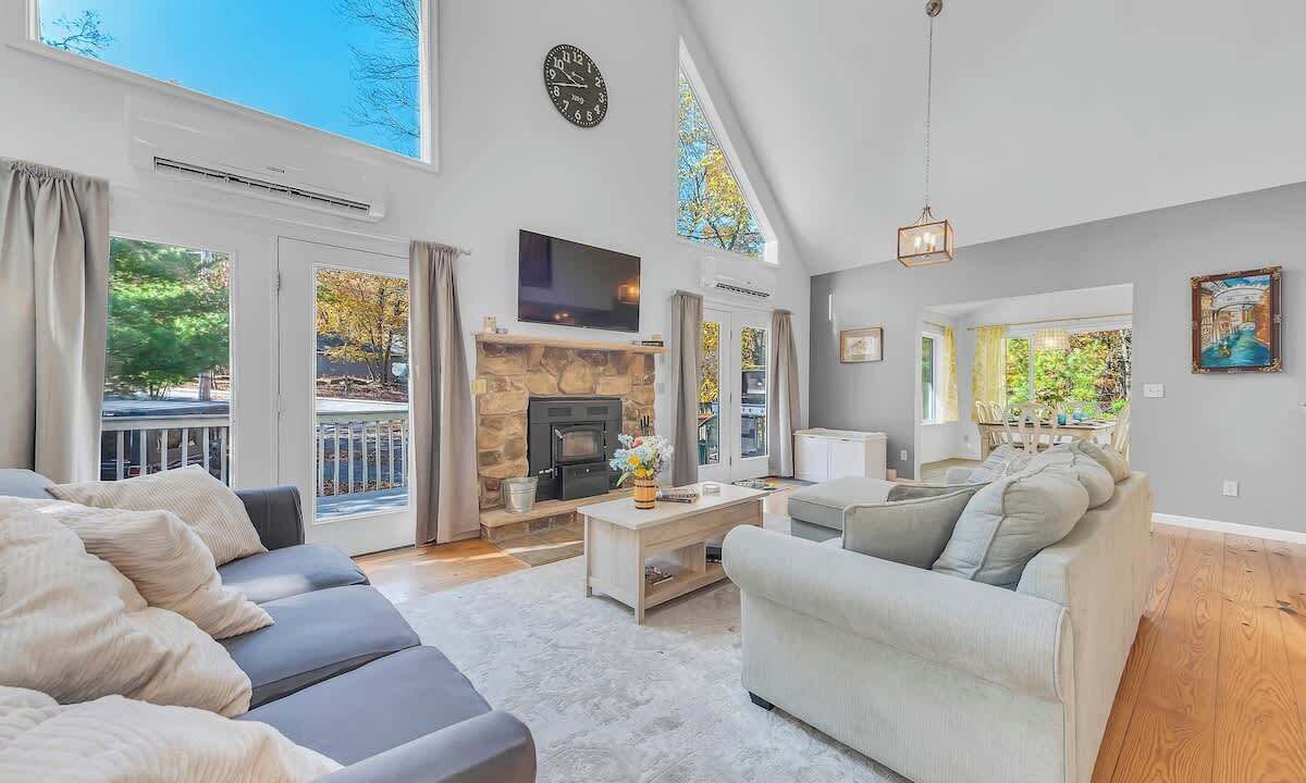Photo of Livingroom in Rowland