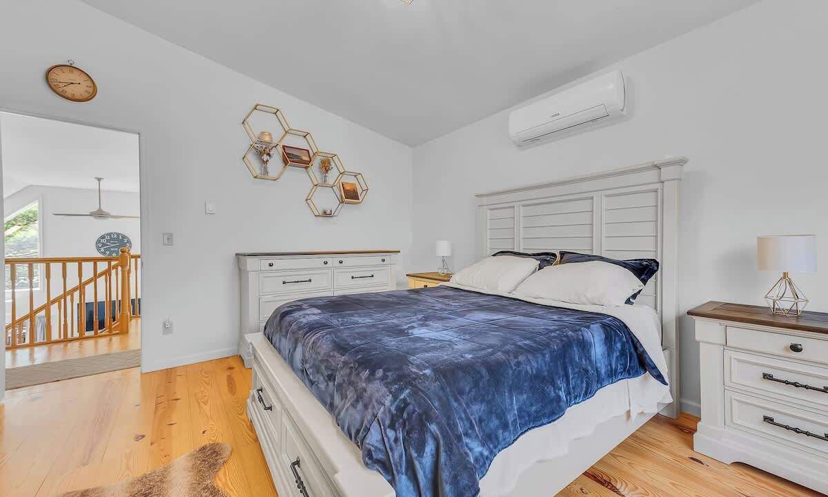 Photo of Bedroom in Rowland