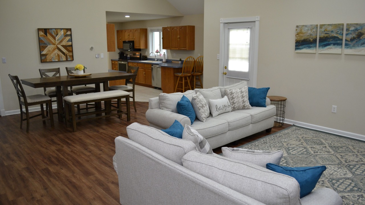 Photo of Livingroom in Lawrenceville
