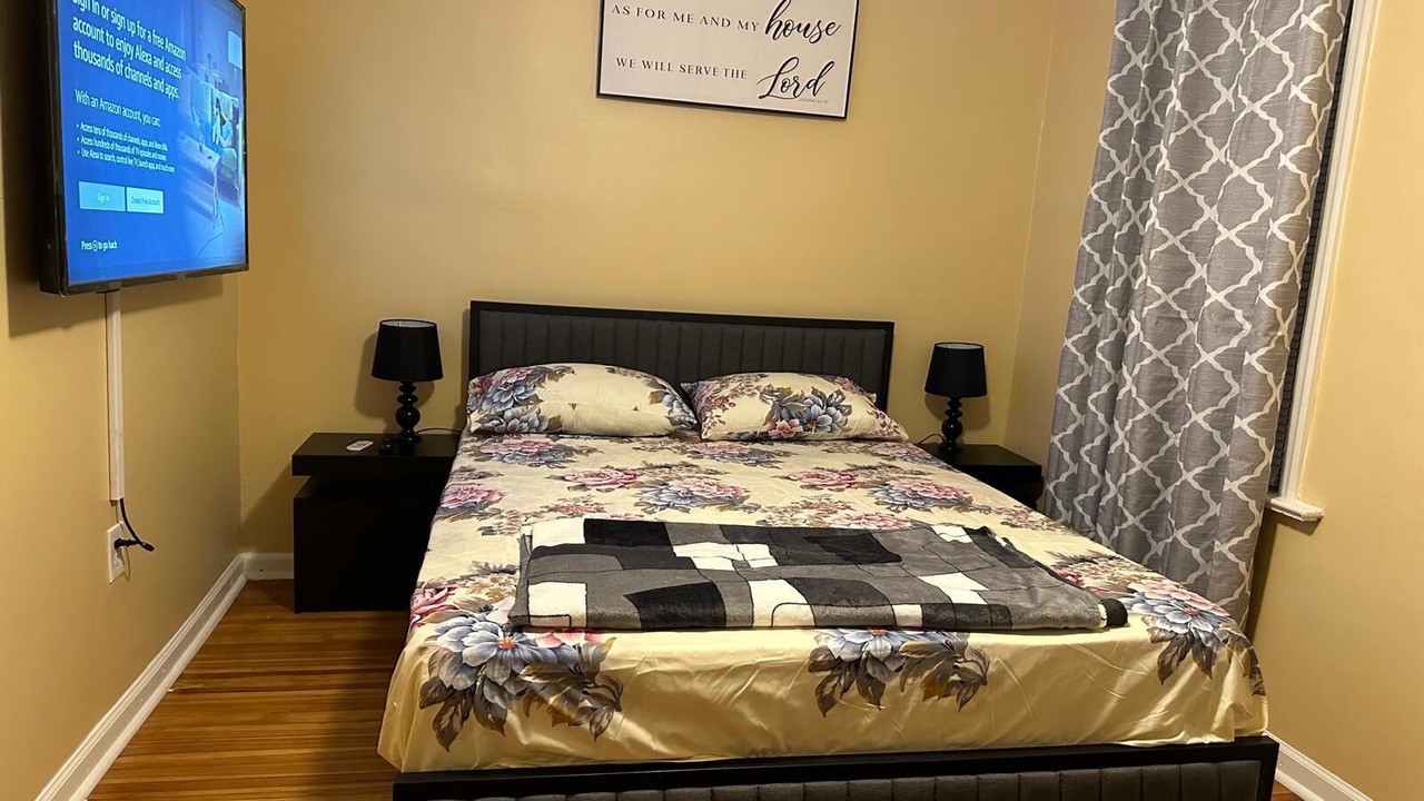 Photo of Bedroom in Weequahic