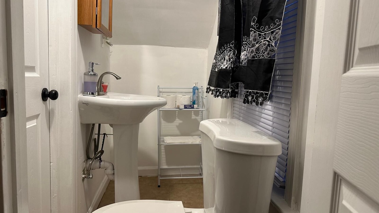 Photo of Bathroom in Weequahic