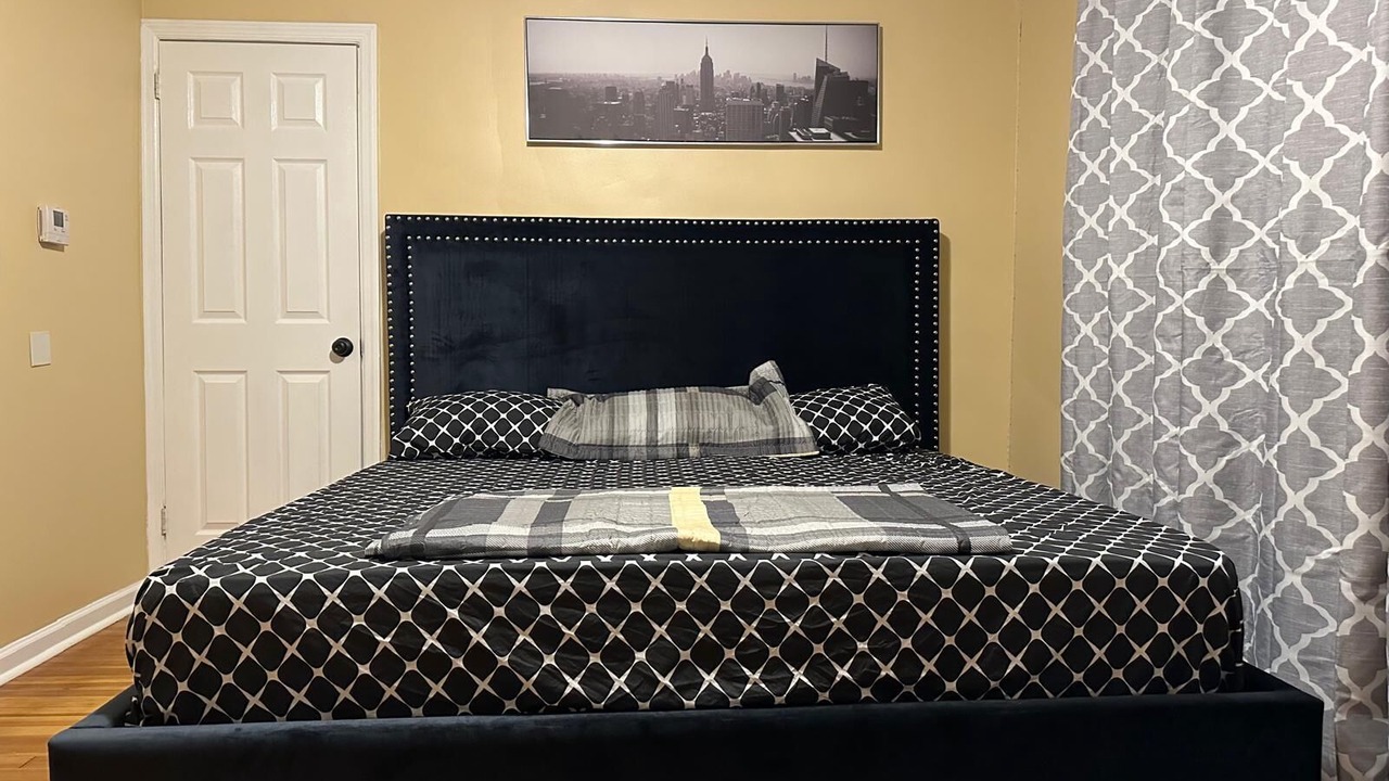 Photo of Bedroom in Weequahic