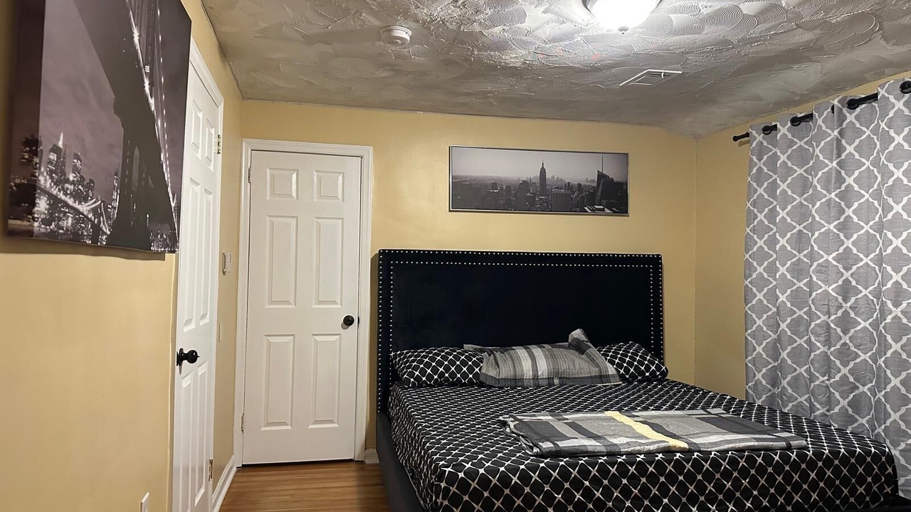 Photo of Bedroom in Weequahic