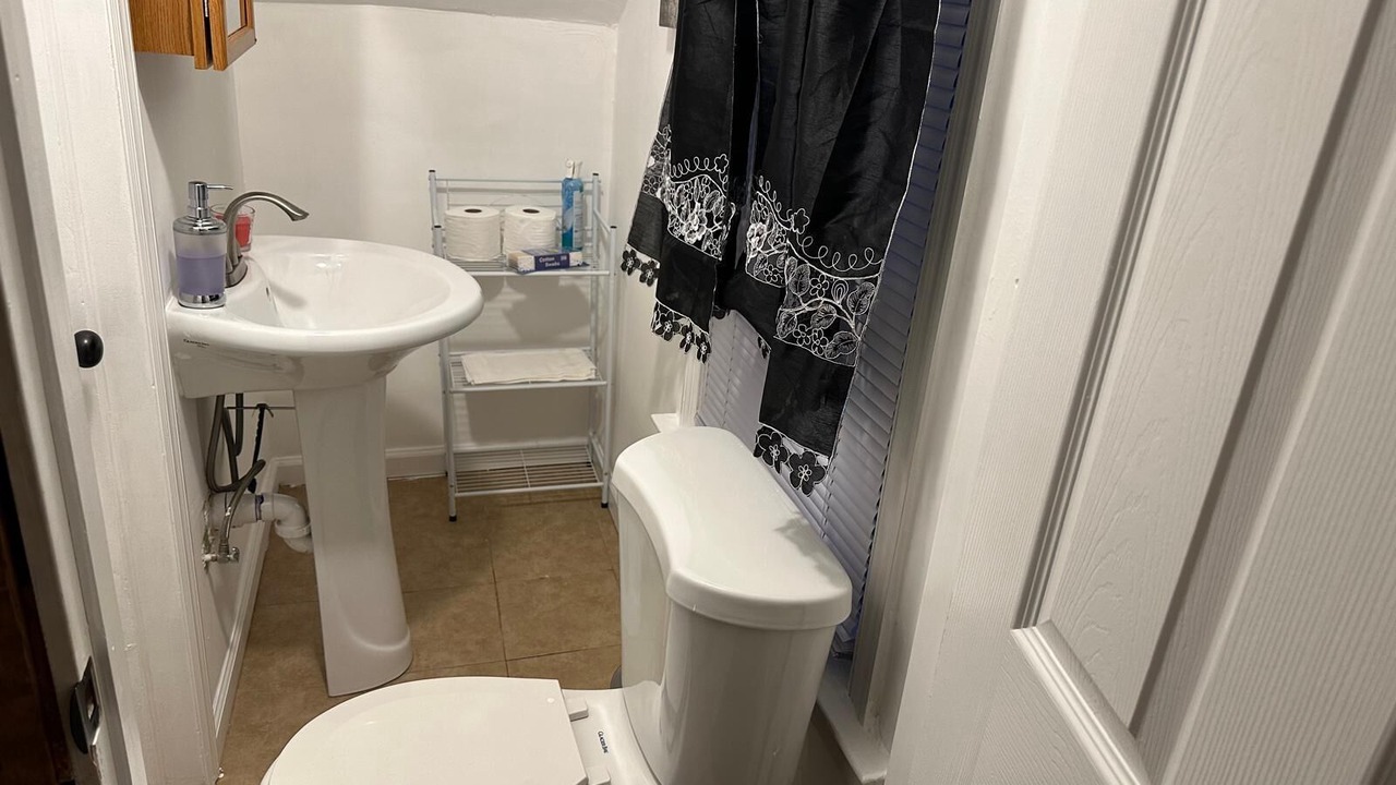 Photo of Bathroom in Weequahic