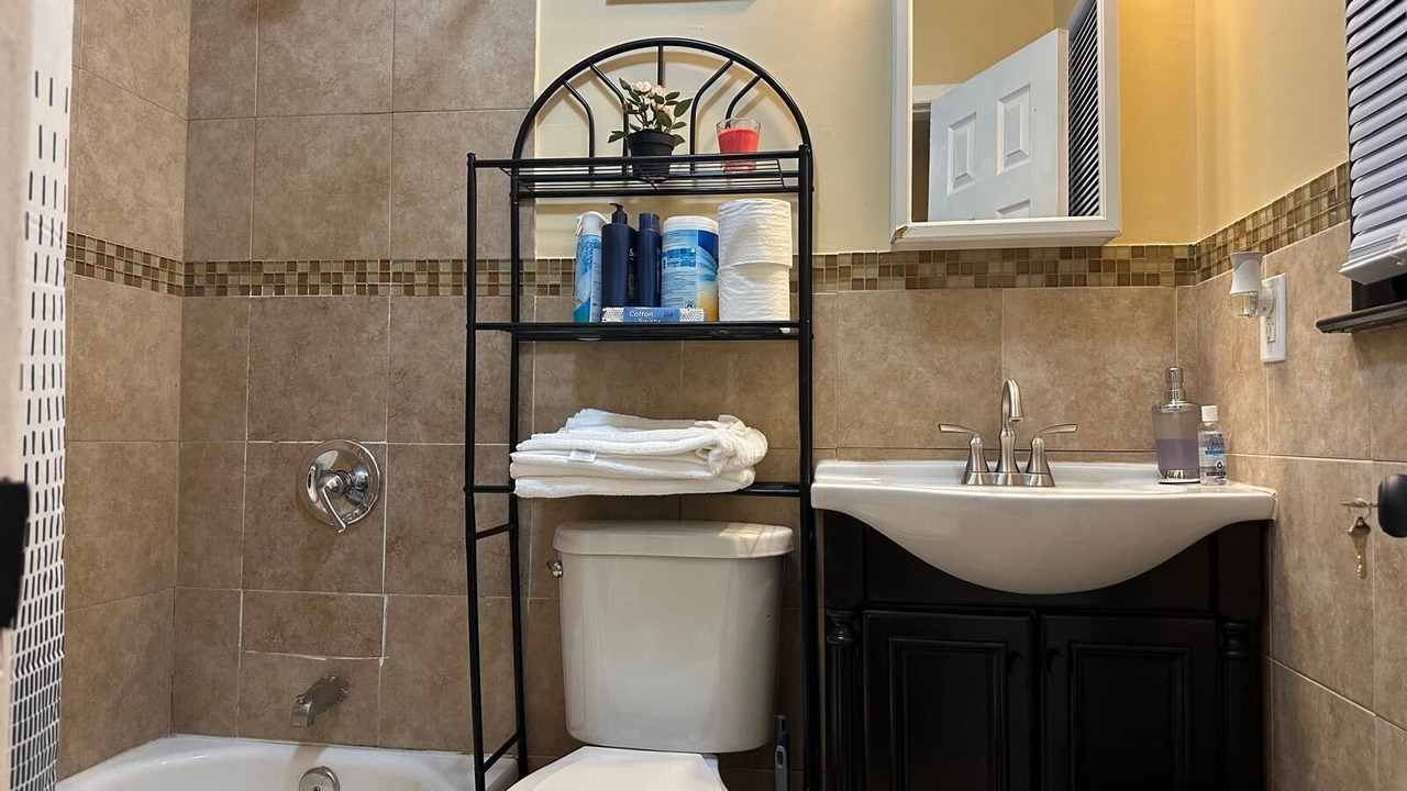 Photo of Bathroom in Weequahic