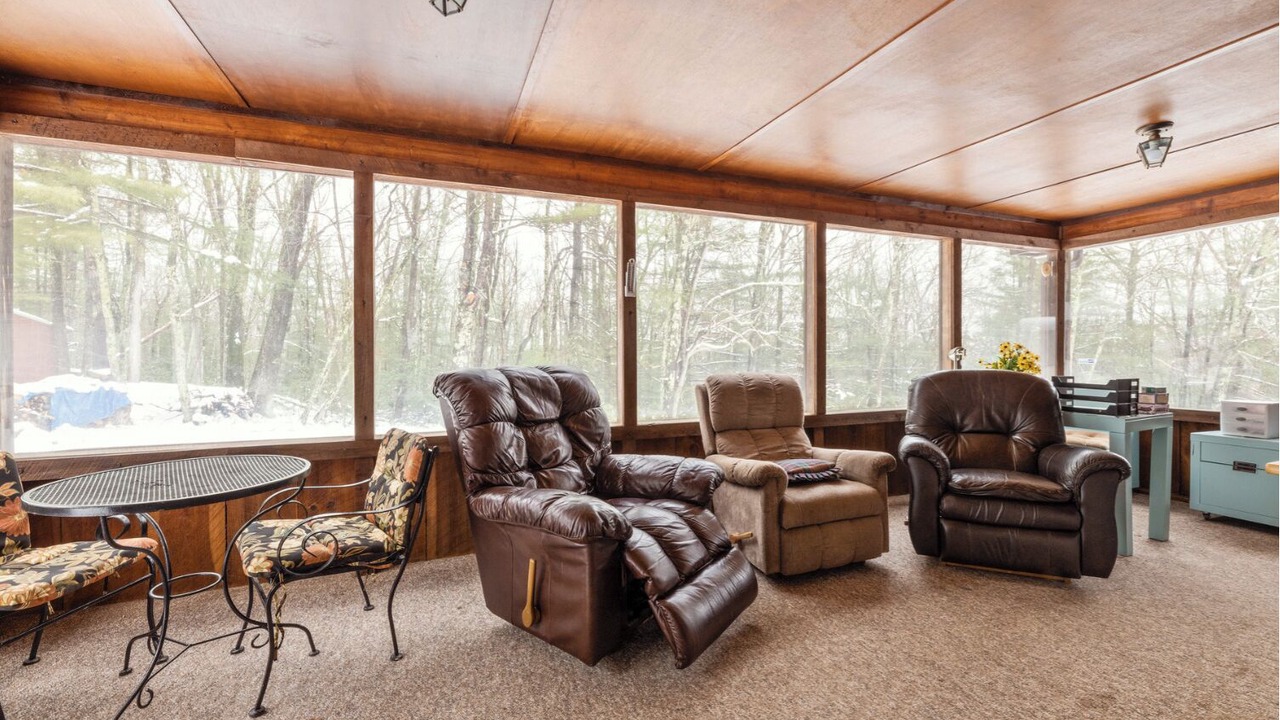 Photo of Livingroom in Rowland