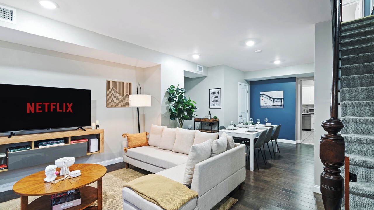 Photo of Livingroom in McGinley Square