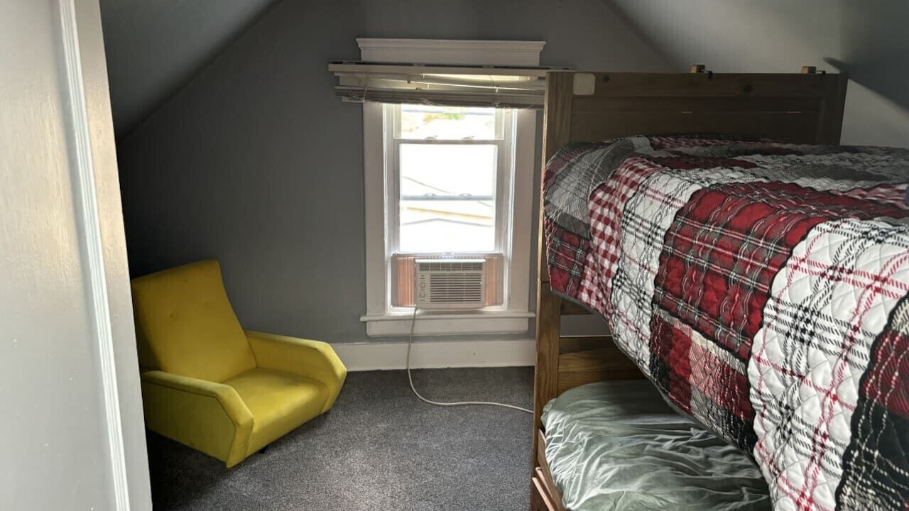 Photo of Bedroom in Highland Square